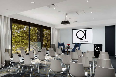 QT Canberra - Hotel Gold Coast 7