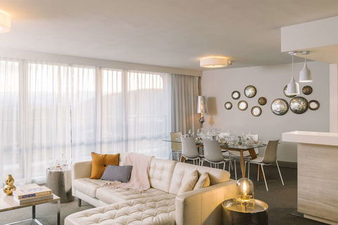 QT Canberra - Hotel Gold Coast 15