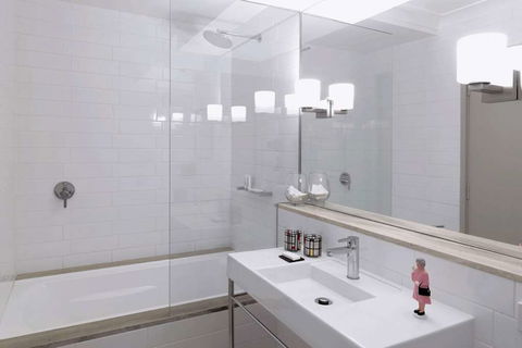 QT Canberra - Hotel Gold Coast 17