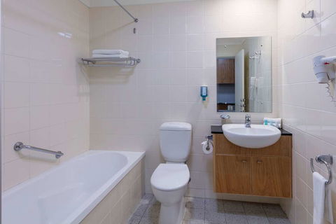 Nesuto Canberra Apartment Hotel - Hotel Gold Coast 4