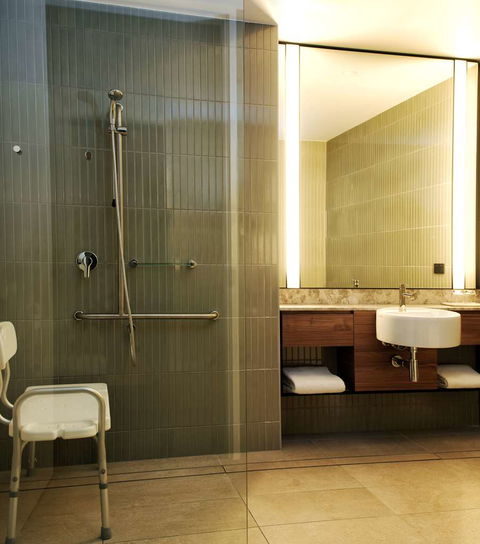 A By Adina Canberra - Hotel Gold Coast 9