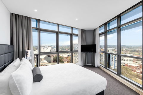 Meriton Suites Church Street, Parramatta - Hotel Gold Coast 3