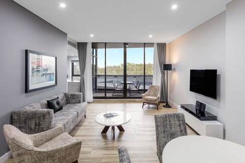 Meriton Suites Church Street, Parramatta - Hotel Gold Coast 11