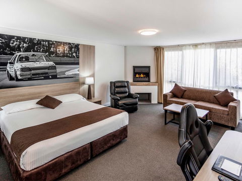 Mantra Bathurst - Hotel Gold Coast 9