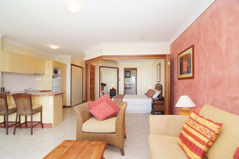 At Waters Edge Resort - Hotel Gold Coast 2