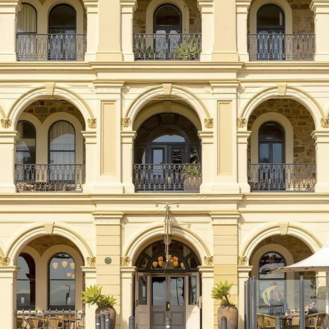 Largs Pier Hotel - Hotel Gold Coast 1