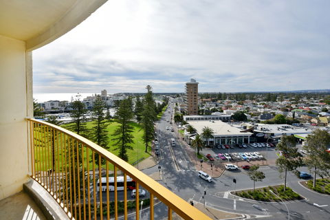 Atlantic Tower Motor Inn - Hotel Gold Coast 1