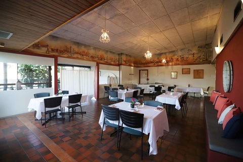 Emerald Central Hotel - Hotel Gold Coast 2