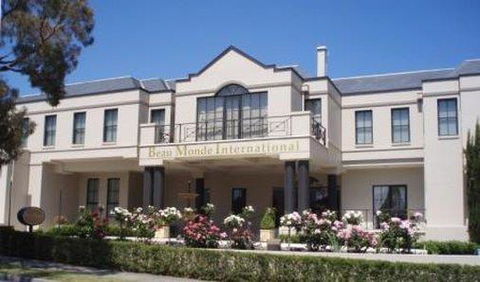 Beau Monde International - Hotel Gold Coast 0
