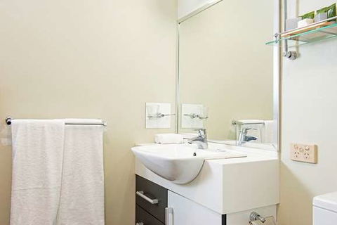 Mantra One Sandy Bay Road - Hotel Gold Coast 1