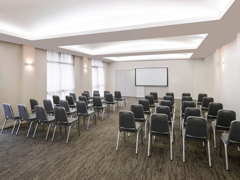 Mercure Newcastle - Hotel Gold Coast 9