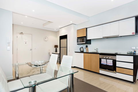 Astra Apartments Perth - Hotel Gold Coast 8