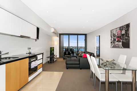 Astra Apartments Perth - Hotel Gold Coast 9
