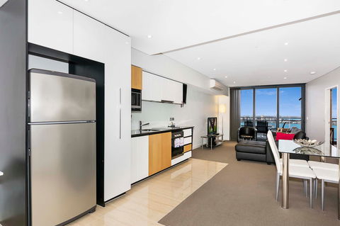 Astra Apartments Perth - Hotel Gold Coast 17