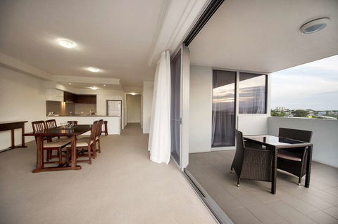 Curtis Central Apartments - Hotel Gold Coast 4