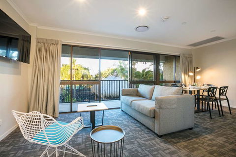 Kawana Waters Hotel By NightCap - Hotel Gold Coast 5