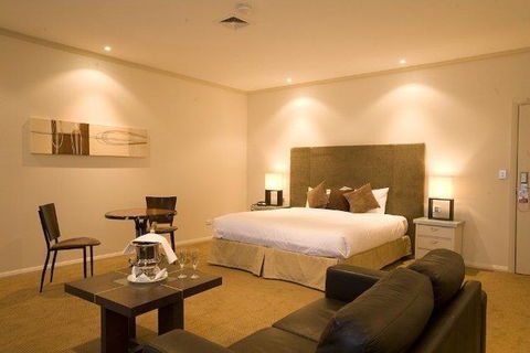 Beau Monde International - Hotel Gold Coast 3