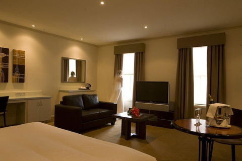 Beau Monde International - Hotel Gold Coast 5