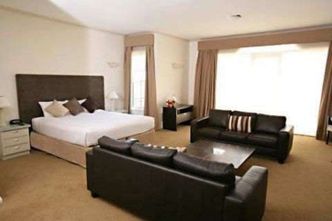 Beau Monde International - Hotel Gold Coast 7