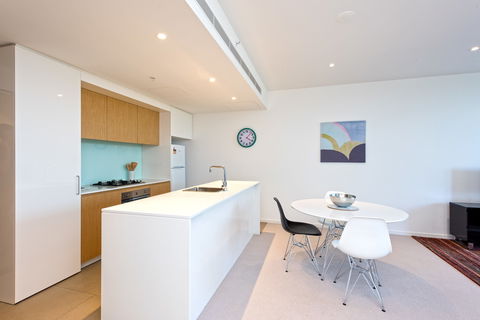 Astra Apartments MacQuarie Park - Hotel Gold Coast 2