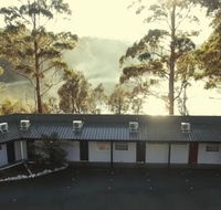The Fox  Hounds Inn - Hotel Gold Coast
