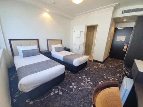 Burke & Wills Hotel - Hotel Gold Coast 1
