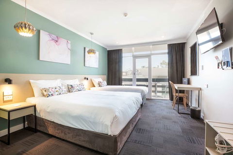 Watermark Glenelg - Hotel Gold Coast 2