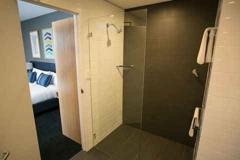 Alpha Hotel Eastern Creek - Hotel Gold Coast 1