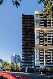 Saint Domain Serviced Apartments - Hotel Gold Coast 2