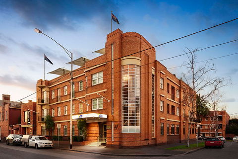 Quest East Melbourne - Hotel Gold Coast 0