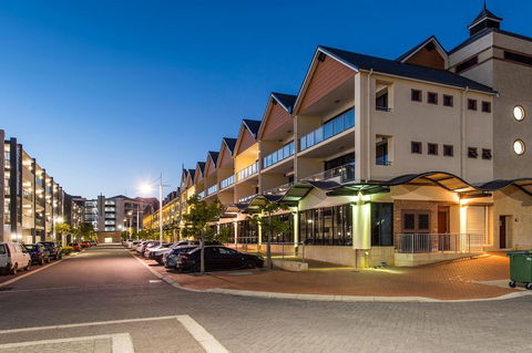 Dolphin Quay Apartment Hotel - Hotel Gold Coast 1