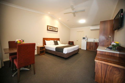 Roma Explorers Inn - Hotel Gold Coast 2
