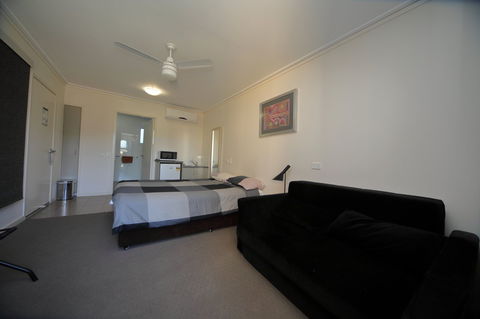 Black Rock Inn - Hotel Gold Coast 2