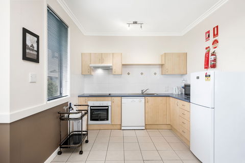 Hawkesbury Race Club Motel - Hotel Gold Coast 11