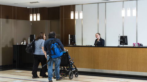 Crowne Plaza Canberra - Hotel Gold Coast 3