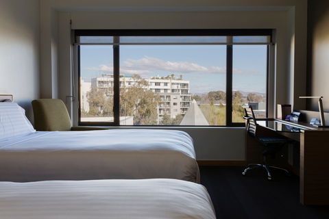 Crowne Plaza Canberra - Hotel Gold Coast 4
