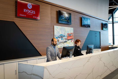 Rydges Pit Lane Hotel - Hotel Gold Coast 2