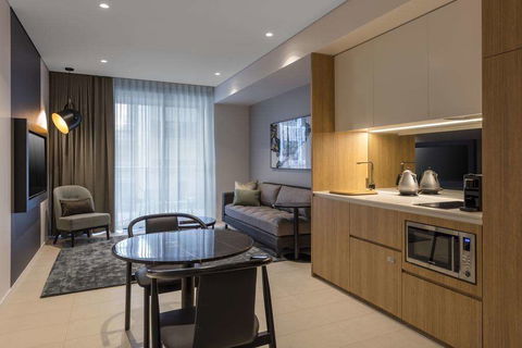 SKYE Suites Sydney - Hotel Gold Coast 0