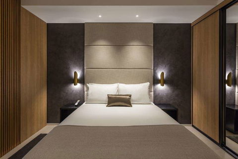 SKYE Suites Sydney - Hotel Gold Coast 1