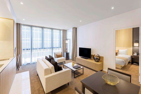 SKYE Suites Sydney - Hotel Gold Coast 2