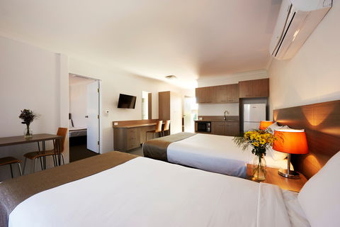 Adelong Motel - Hotel Gold Coast 2