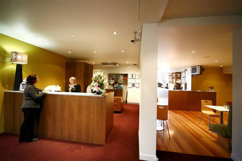 Best Western Plus The Tudor-Box Hill - Hotel Gold Coast 0