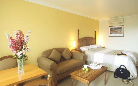 Best Western Plus The Tudor-Box Hill - Hotel Gold Coast 2