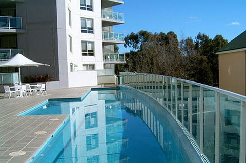 Pacific Suites Canberra - Hotel Gold Coast 2