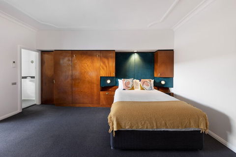 Regents Court - Hotel Gold Coast 1