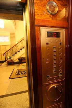 ULTIQA Rothbury Hotel - Hotel Gold Coast 1