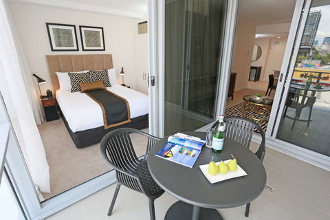 Alex Perry Hotel And Apartments - Hotel Gold Coast 2