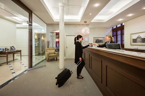 Launceston Central Apartments - Hotel Gold Coast 1