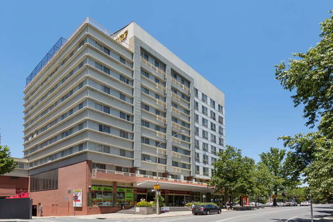 Nesuto Canberra Apartment Hotel - Hotel Gold Coast 0