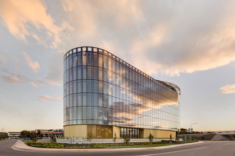 Vibe Hotel Canberra - Hotel Gold Coast 0